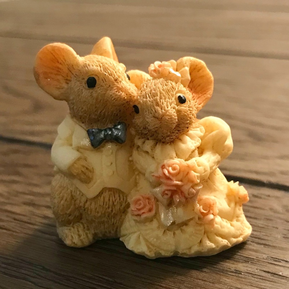 🐭 Bride and Groom Wedding Mice Figurine